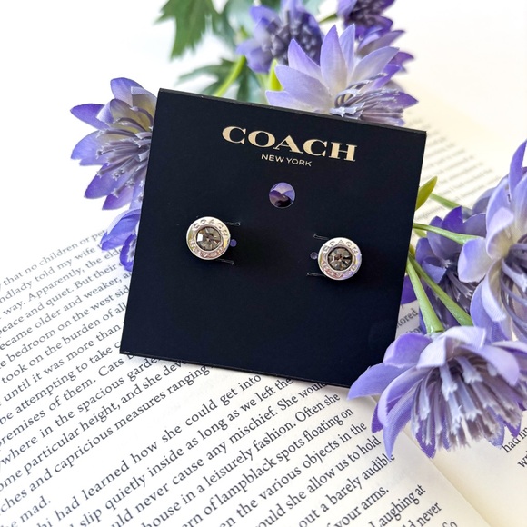 Coach circle studs. - Picture 2 of 13